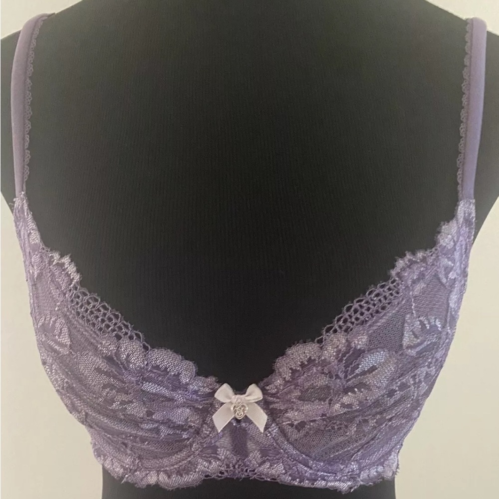 Victorias Secret Body By Victoria Floral Lace Unlined Demi Underwire Bra 34C EUC